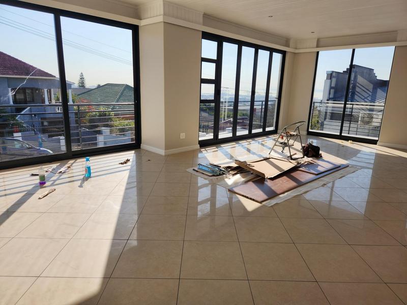 To Let 4 Bedroom Property for Rent in University Estate Western Cape